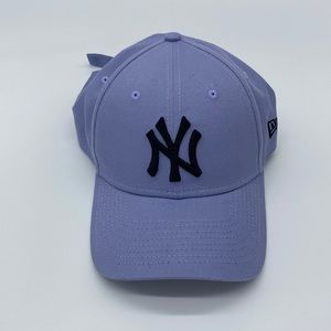 LIGHT BLUE YANKEE HAT